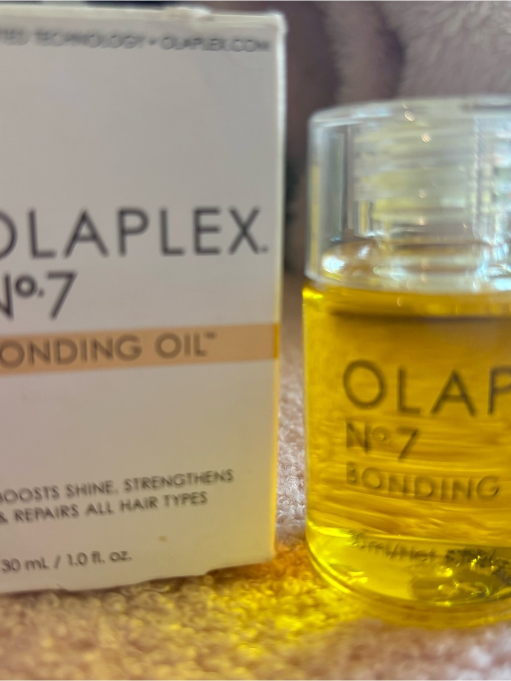 OLAPLEX No.7 Bonding Oil - Clear Bottle with Yellow Oil